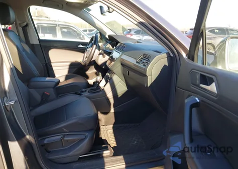 2019 Volkswagen Tiguan 2.0T Se/2.0T Sel/2.0T Sel R-Line/2.0T Sel R-Line Black z USA, uszkodzony, nr VIN 3VV2B7AX1KM019066